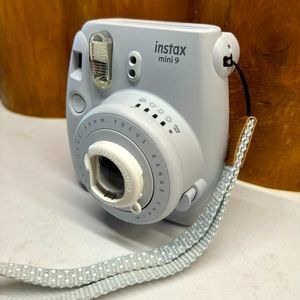 FujiFilm Instax Mini9